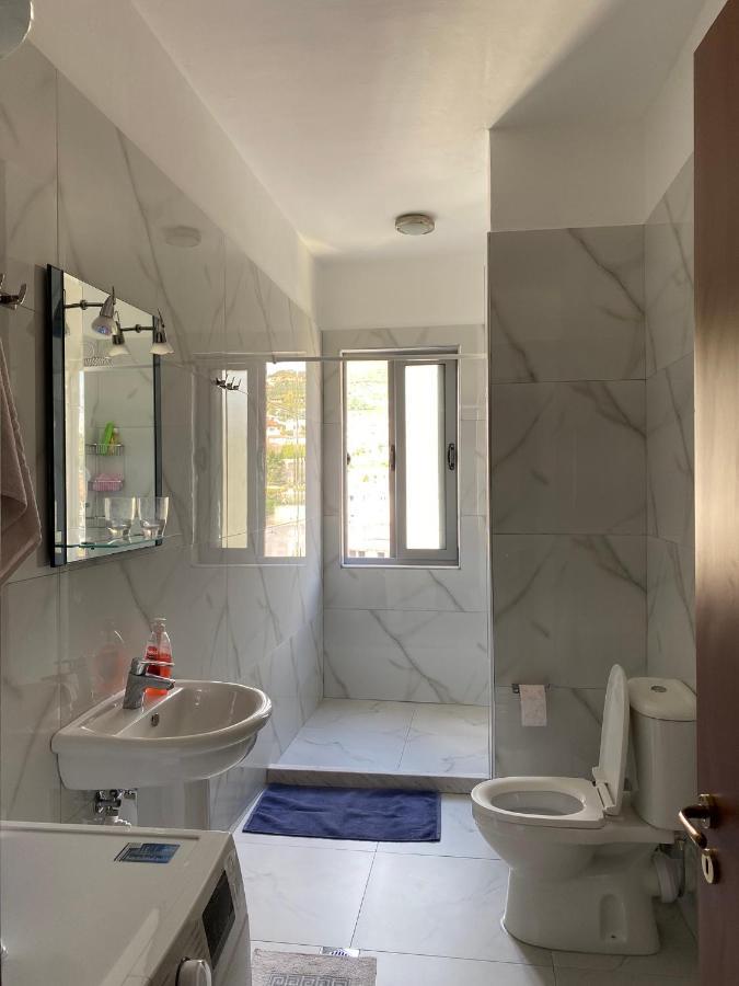 Cloud8 Apt With Castle View, 7Km From The Beach Lezhe Exterior photo